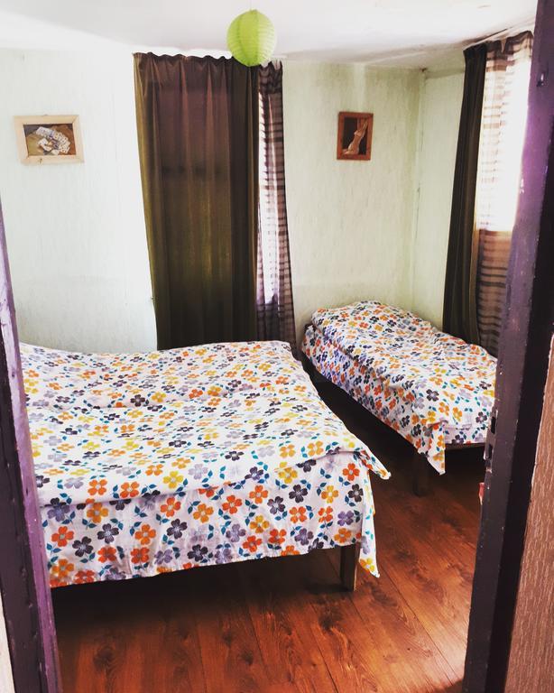Korsha Guesthouse Roshka Exterior photo