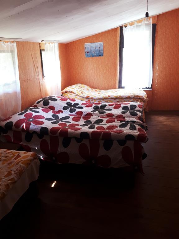 Korsha Guesthouse Roshka Exterior photo